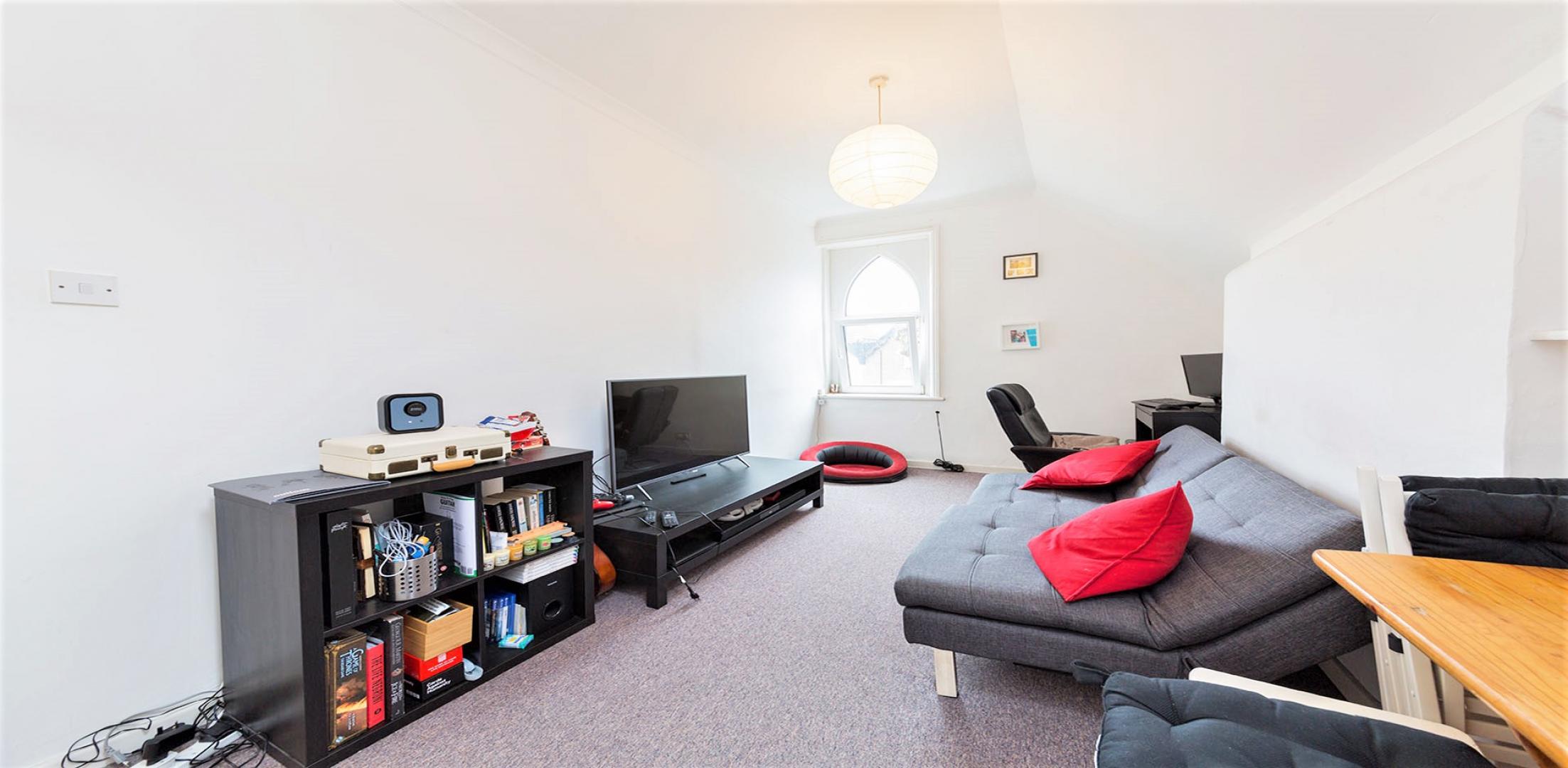 			LET, 1 Bedroom, 1 bath, 1 reception Flat			 Victoria Road, QUEENS PARK